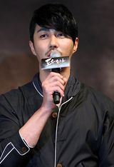 高清图：《到炮火中去》发布会 权相佑(权相宇)等出席