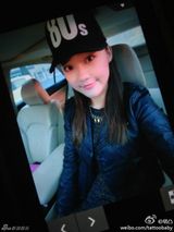 组图：王学兵有爱亲子照曝光 三婚娇妻童颜靓丽