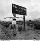 组图：美国女摄影师自拍裸照庆生 坚持拍摄40年