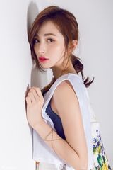组图：路晨港味儿大片时尚潮装俏丽动人