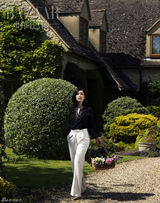 组图：秦海璐最新大片曝光 白裙曼妙显柔美