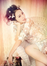 组图：孙耀琦甜美写真色调梦幻 展迷人曲线