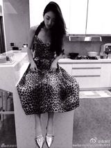 组图：曹格老婆吴速玲私照曝光 时尚辣妈