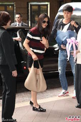 组图：全智贤赴台捞金 仅10名粉丝接机