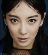 组图：张雨绮八月八生日拍大片突显外刚内柔