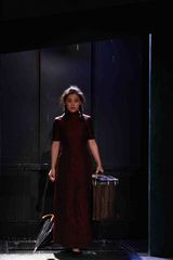 组图：梅婷潜心舞台演女神 素颜别离