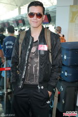 组图：米雪罗仲谦沈震轩《冲线》赴台拍外景