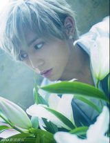 组图：山田凉介杂志写真 银发魅惑秒杀众生