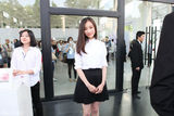 组图：倪妮出席活动 黑白裙装清新时尚