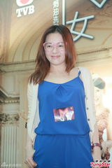 组图：李若彤哭戏涕泪横流获好评 大叹矛盾