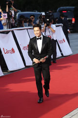 独家高清：又是一年百想红毯 众星云集争奇斗艳