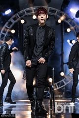 组图：Super Junior回归再夺冠 T-ara等女团性感大对决