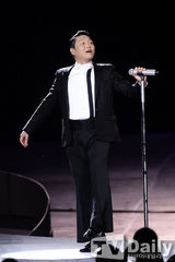 组图：鸟叔朗朗跨界合作 JYJ热唱亚运主题曲