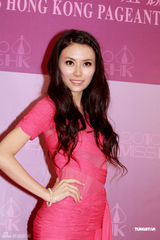 幻灯图：候选准港姐露真容  张 莉 莎 被传整容缺席