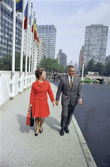 组图：秀兰邓波儿辞世 最成功童星人生回顾