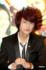 幻灯图：导演钟少雄宣传《嘻游记》 棒棒糖王子现身