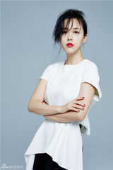 组图：颜丹晨摩登时尚大片 演绎都市女神风范