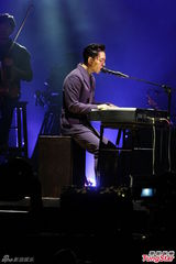 组图：林宥嘉疑为女友献歌 Hebe否认是金曲遗珠