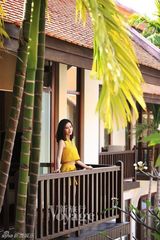 组图：刘诗诗漫行柬埔寨 清新自然探寻异国风情