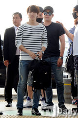 组图：SJ等人气男团亮相机场 拼时尚搭配