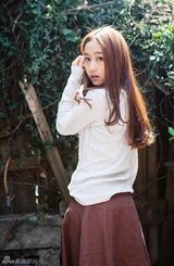 组图：刘美含森女系写真 清新恬静俏丽可人