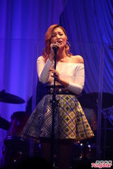 组图：歌姬A-Lin开唱 周末High翻台北