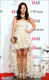 组图：百想红毯星光熠熠 双贤到场引尖叫