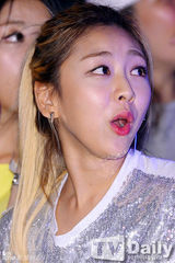 拳手宋佳妍[2\/19]组图:韩星Nana等助阵宋佳妍拳