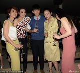 组图：柯震东与众女豪饮 赵薇霍思燕微醉现囧态