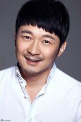 组图：田重最新写真曝光 简约时尚尽显成熟魅力