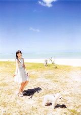 组图：AKB48穿泳衣与狗拍写真 身材热辣喷鼻血