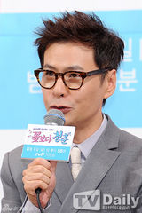 组图：《花样青春》老中青花美男踏上别样旅途