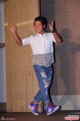 组图：《铁狮2》办开镜会 澎恰恰自揭疮疤