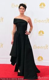 组图：艾美奖红毯集锦 众女星亮眼妆容争奇斗艳