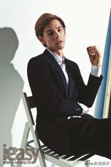 组图：精灵王子李贤宰优雅阳光点亮初秋