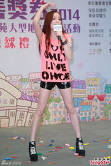 组图：港姐性感现身 冠军邵珮诗坦承背景雄厚