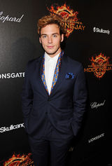 组图：《饥饿游戏3》亮相戛纳 劳伦斯美艳震场