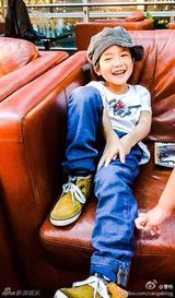 组图：儿童节萌娃当道！众星晒亲子照欢乐过节