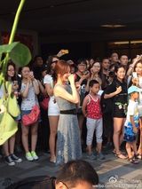 组图：又一对姐弟恋终成眷属！高梓淇求婚蔡琳