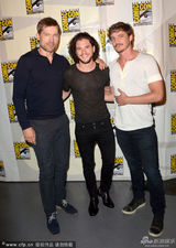 组图：《权力游戏》剧组欢乐 冰火五美女争艳