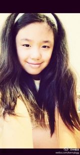 组图：甜蜜暖心老爸！钟镇涛为爱女庆生表爱意