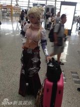 组图：进击的二次元！国内首个cos动漫航班开飞