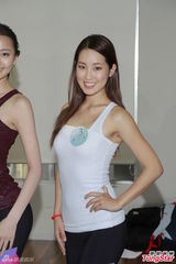 组图：十六位候选港姐练舞 九号王卓淇是非不绝