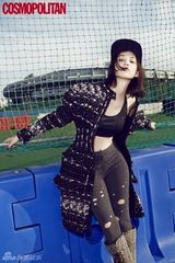 组图：权志龙绯闻女友水原希子韩国秀风情