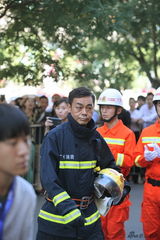 组图：众主创现身《逃出生天》活动现场