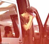 组图：比伯前往酒店神秘女子陪伴 共赴派对狂欢