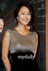 组图：Rain李娜英等宣传《逃亡者》 众星强强联手