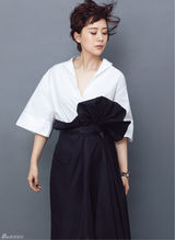 组图：海清简约随性 干练中性突显精致美艳