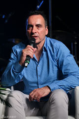 组图：爵士钢琴奇才阿布揭新专辑 打造视听盛宴