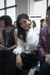 【时装周日报】高圆圆领衔时尚秀 尽显帅气甜美